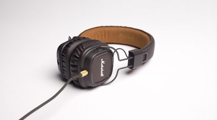 Прослушивание музыки во время работы «значительно ухудшает креативность» headphones_март_2019